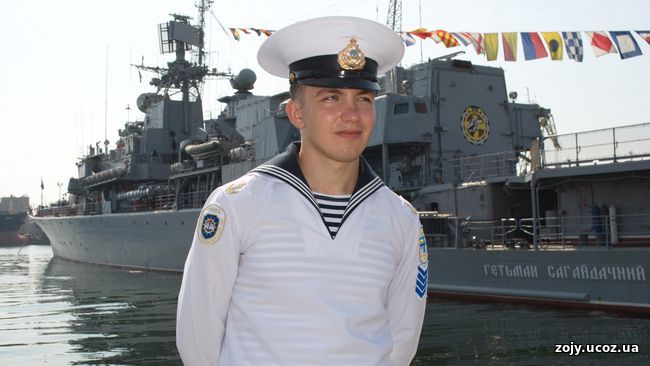 Штурман (в перекладі з англійської – «людина і кермо») – це член екіпажу повітряного, морського чи наземного транспорту.